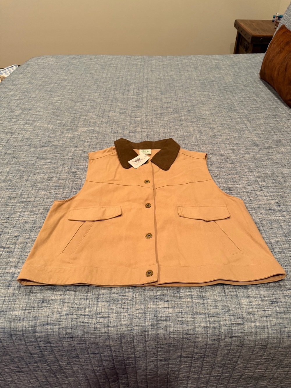 Women's Tan Utility Button-Front Vest with Brown Collar